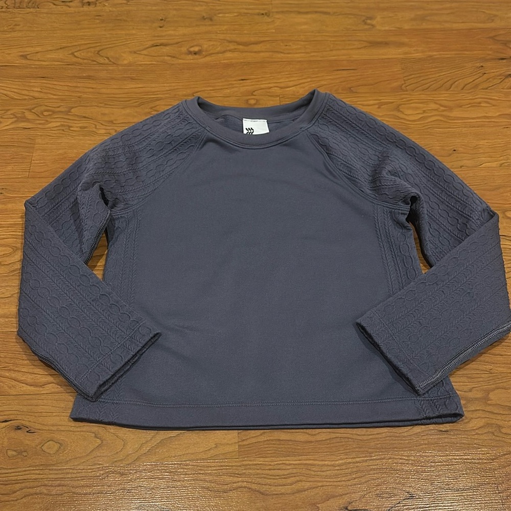 Girls All In Motion seamless shirt size XS (4/5). Cozy inner layer.
